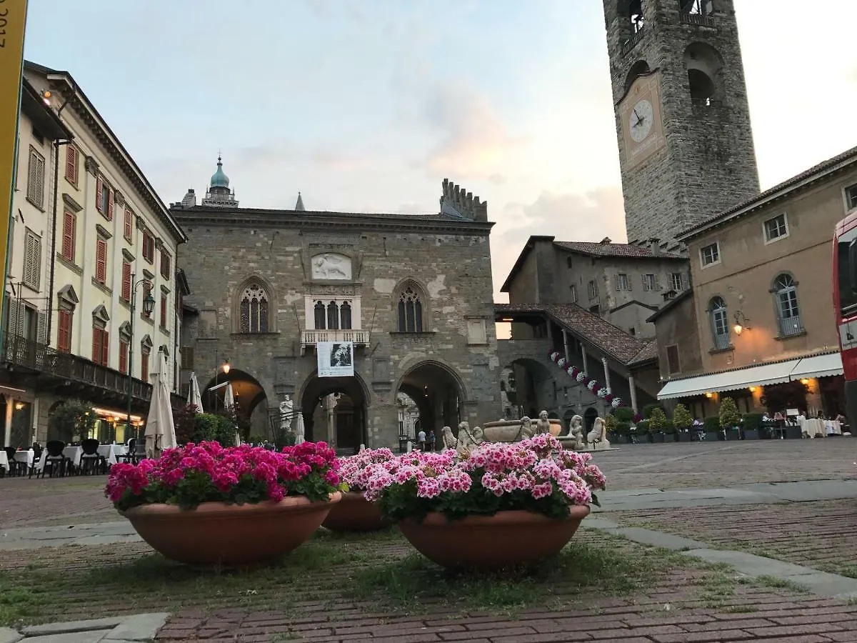 Apartment Soggiorno In Centro Storico Vimercate Italy